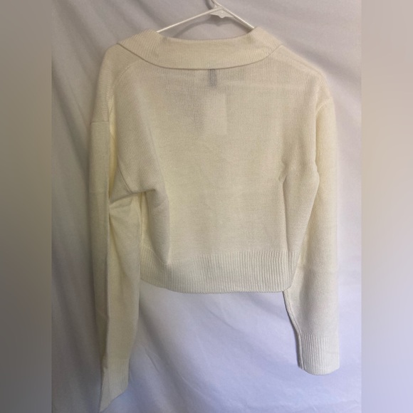 H&M Collared Sweater Sz S in Natural White - Picture 5 of 7